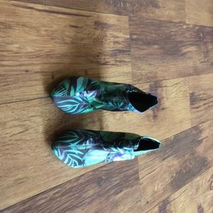 Beautiful New Mia boots